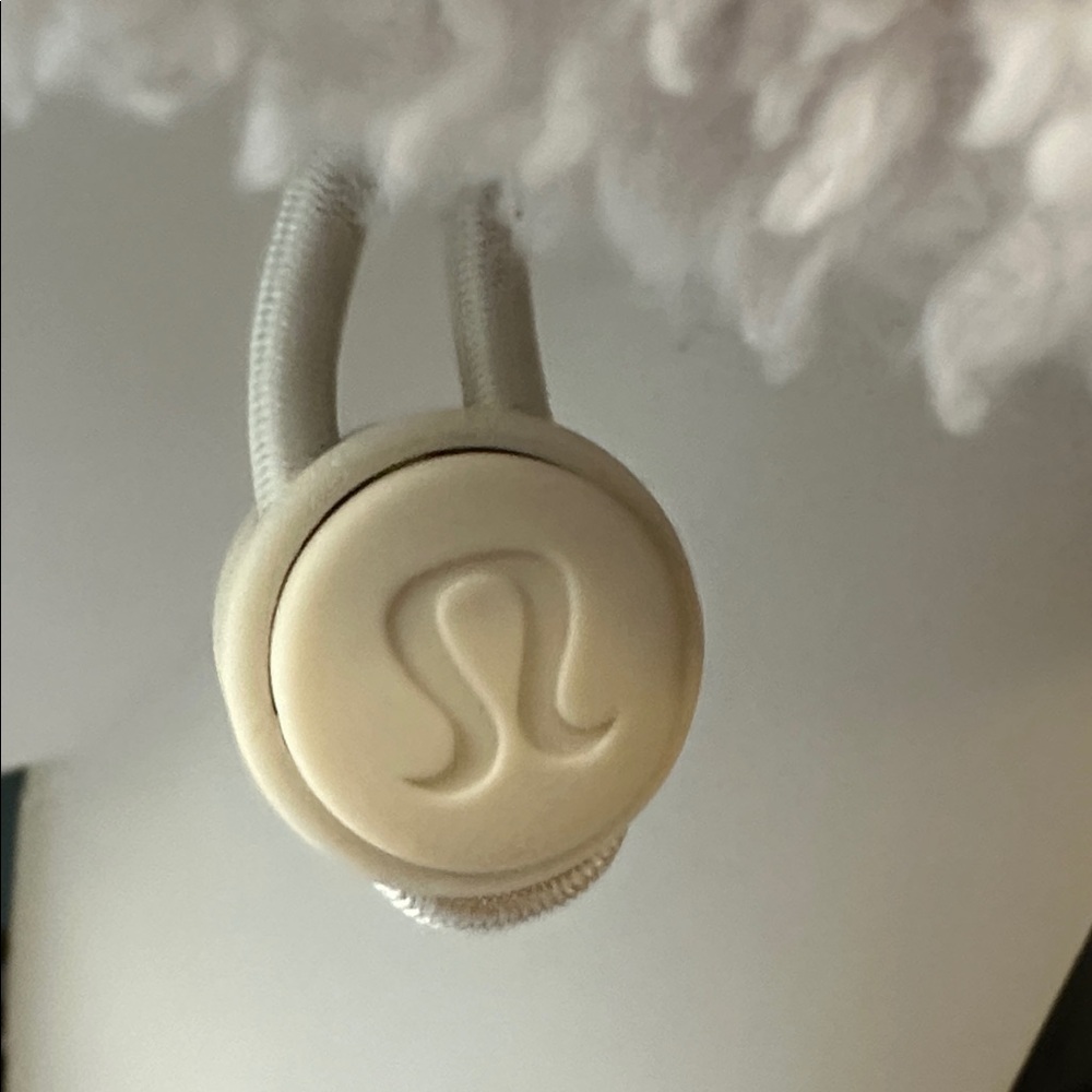 Lululemon Athletica Cream Teddy Jacket size 8 - Picture 9 of 11